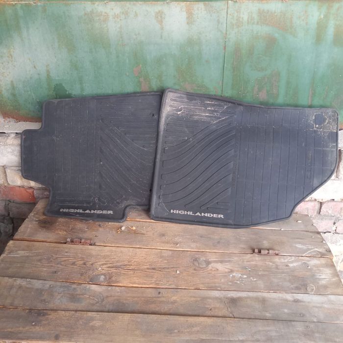 Полик автомобильный