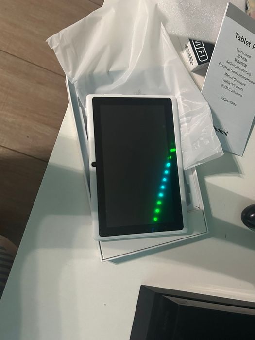Vând Tableta PC Nouă