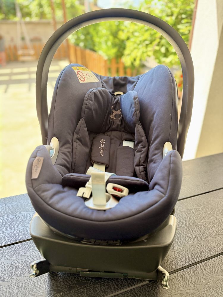 Столче за кола тип кошница за новородено Cybex с Isofix база