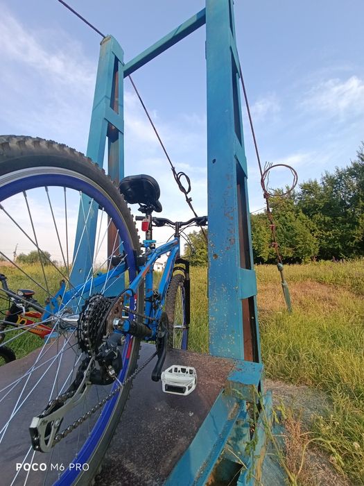 Bicicleta MTB albastra