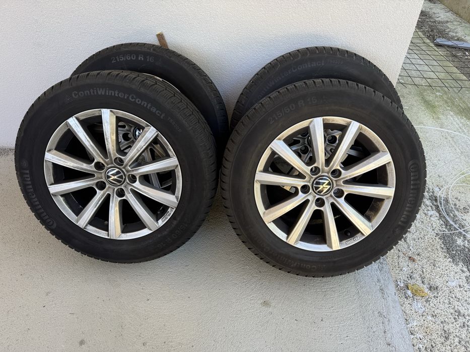 Anvelope de iarna  215 60 16,jante din aliaj originale VW Passat