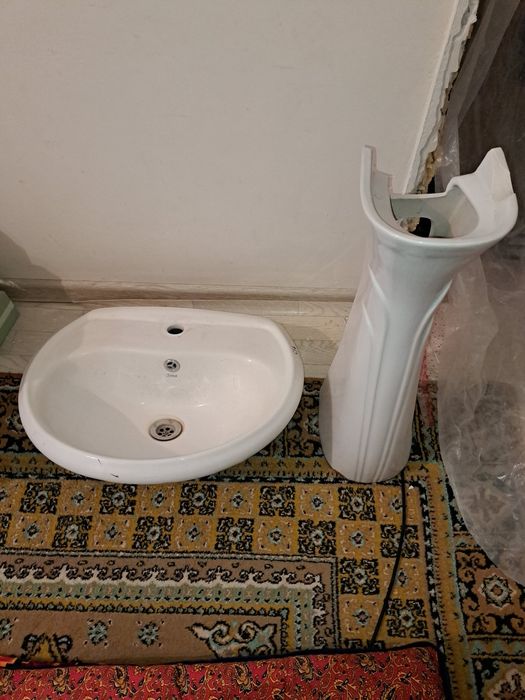 Раковина с пьедесталом