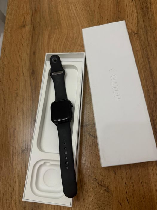 Aipel watch новый еще 20дней тока носил.