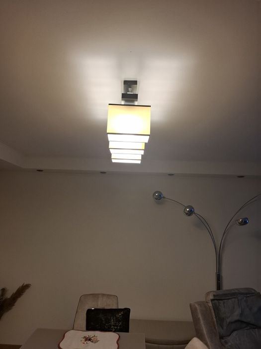 Vind 3 lustre toate sunt la felcu scheletul din lemn wenge