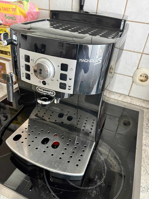 Кафемашина DeLonghi Magnifica S – Отлично състояние