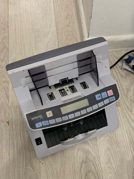 Машинка для счета денег