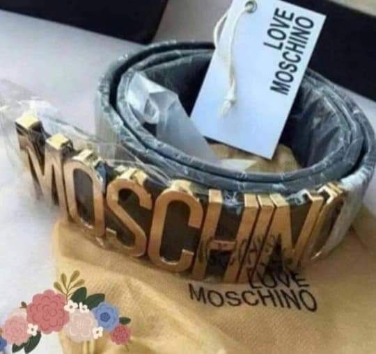 Curele Moschino super model import Italia, logo metalic auriu