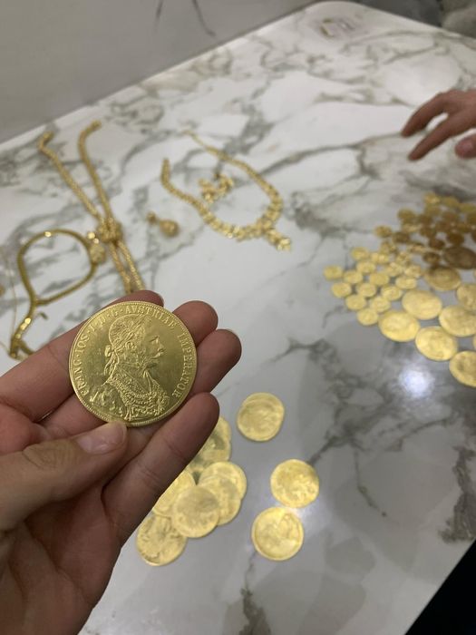 Vând monede placate cu aur de 24k