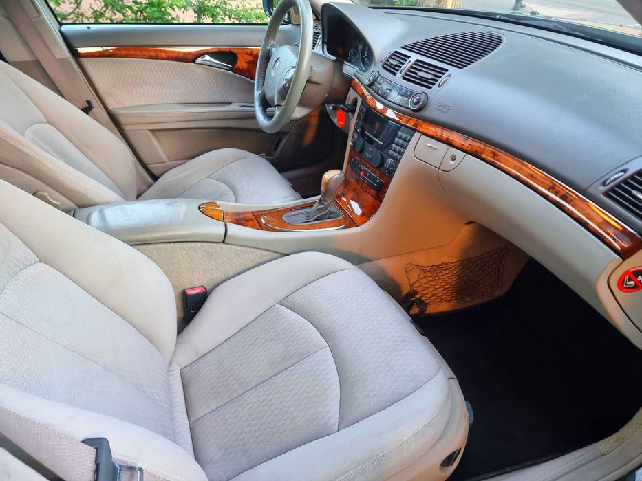 Mercedes E 240 Elegance, Automat