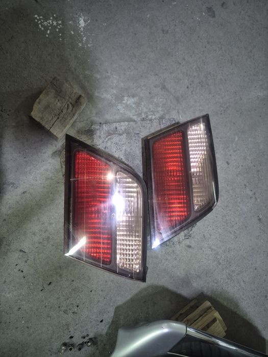 Продам задние фонари на Хонду Аккорд