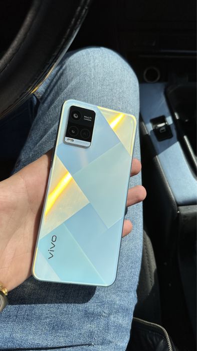 Излкчтелно красив смартфон Vivo