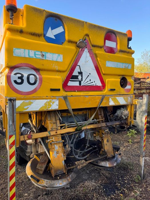 Sararite de vânzare + alte utilaje