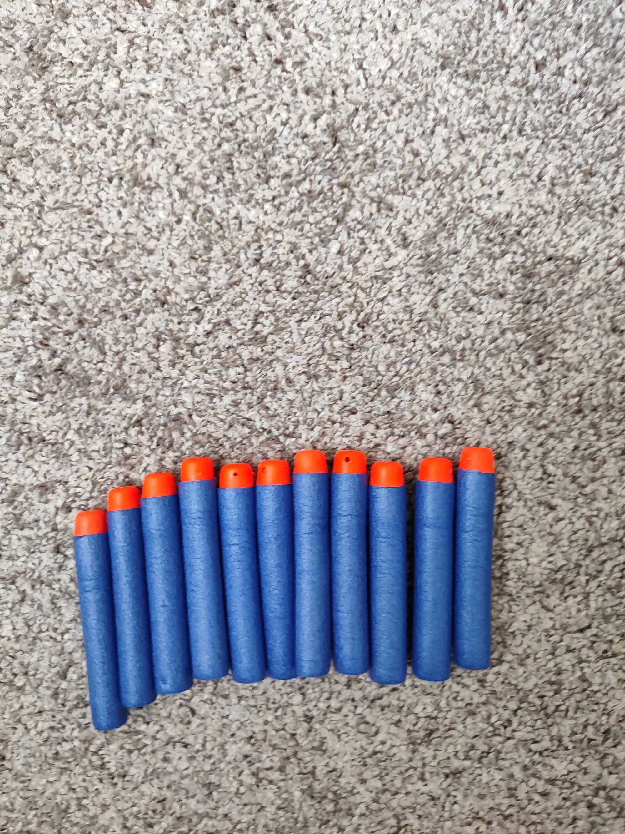 Червено-зелен NERF пистолет
