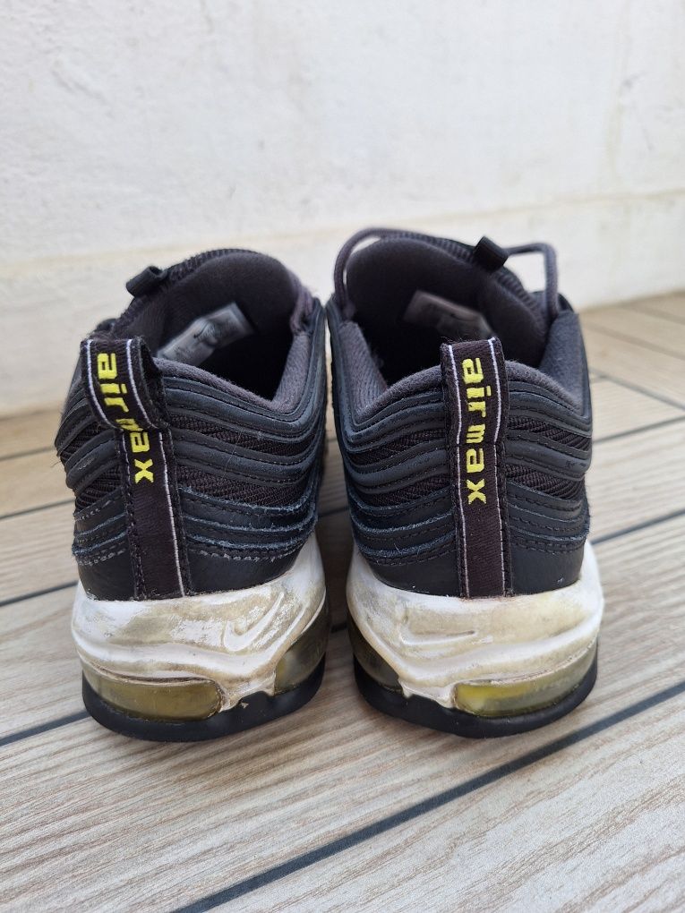 Видове Nike Air max97 и Nike Downshifter 13