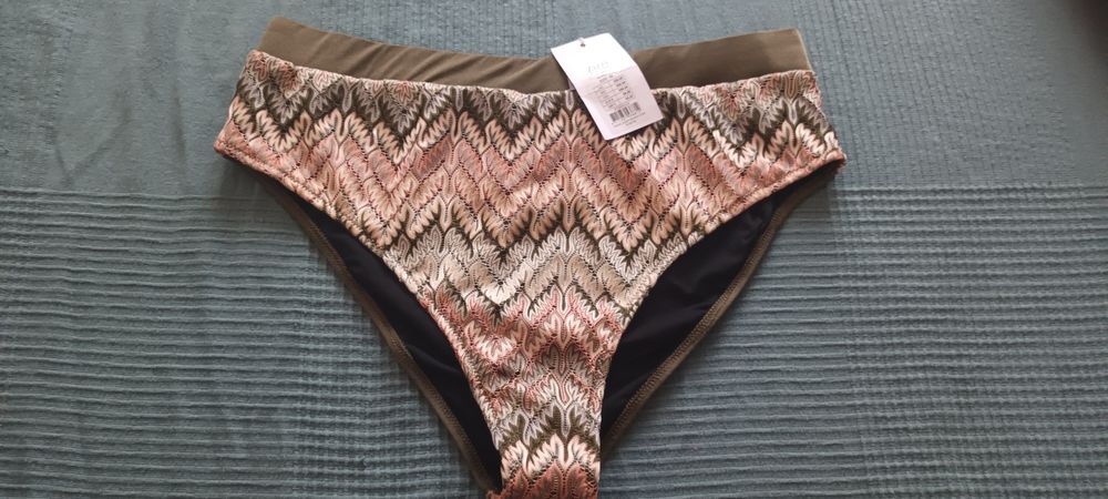 Бански Zizzi нов