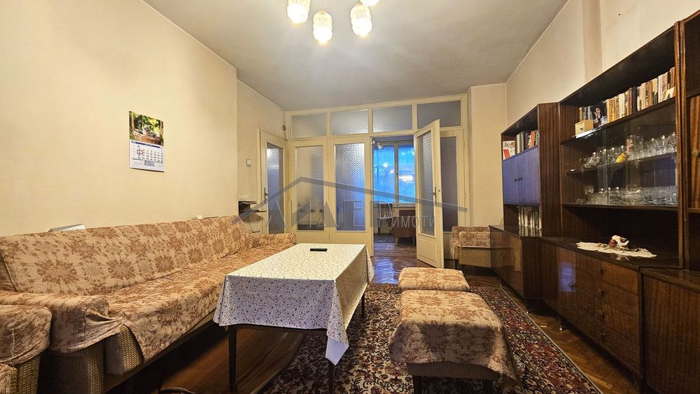 3-стаен с реална площ от 99 кв.м. в кв. Въстанически