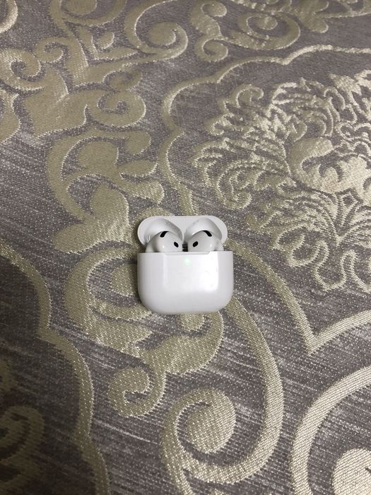 Airpods 4 продаю