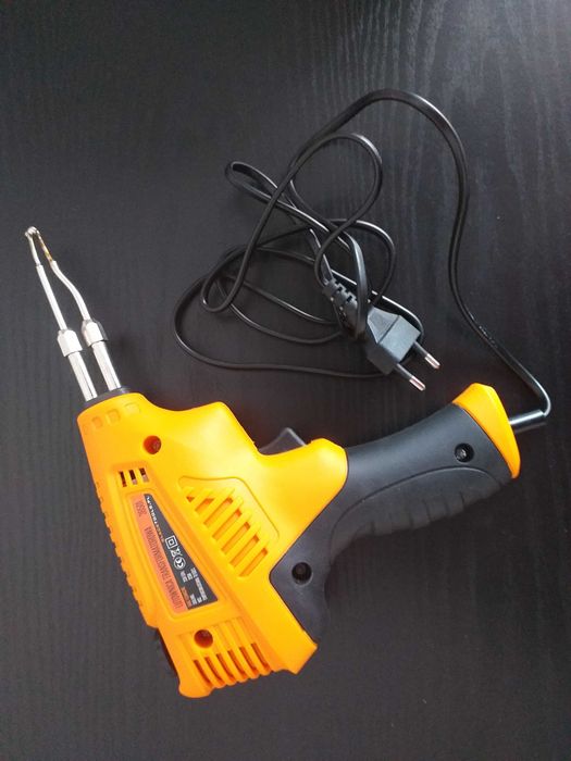 Pistol de lipit ROMANESC si unul BlackTools.Pret este la pachet.