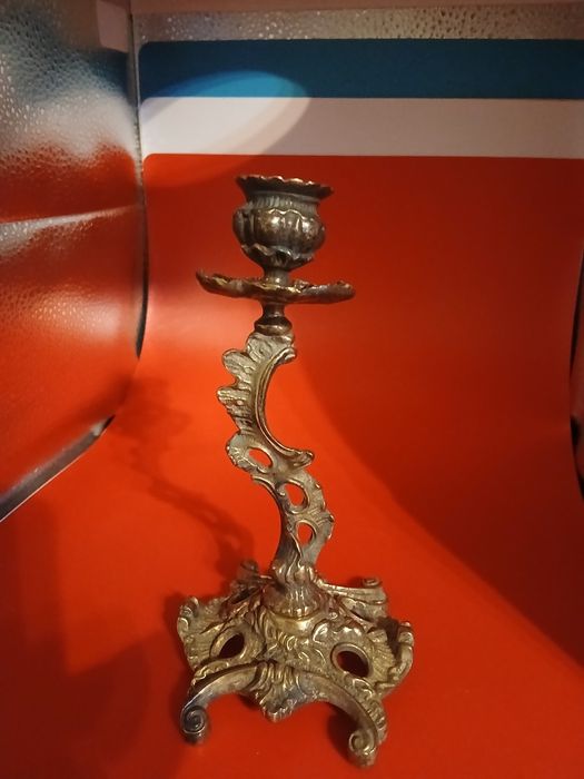 Sfesnic vintage,din bronz,lucratura deosebita.