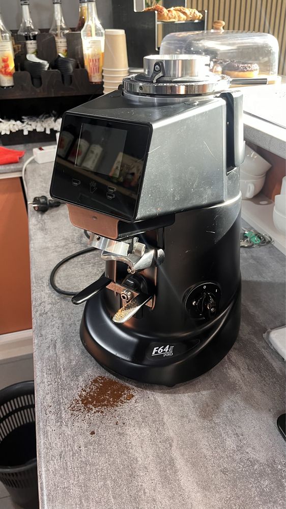 Кофемолка Fiorenzato F64 E черная