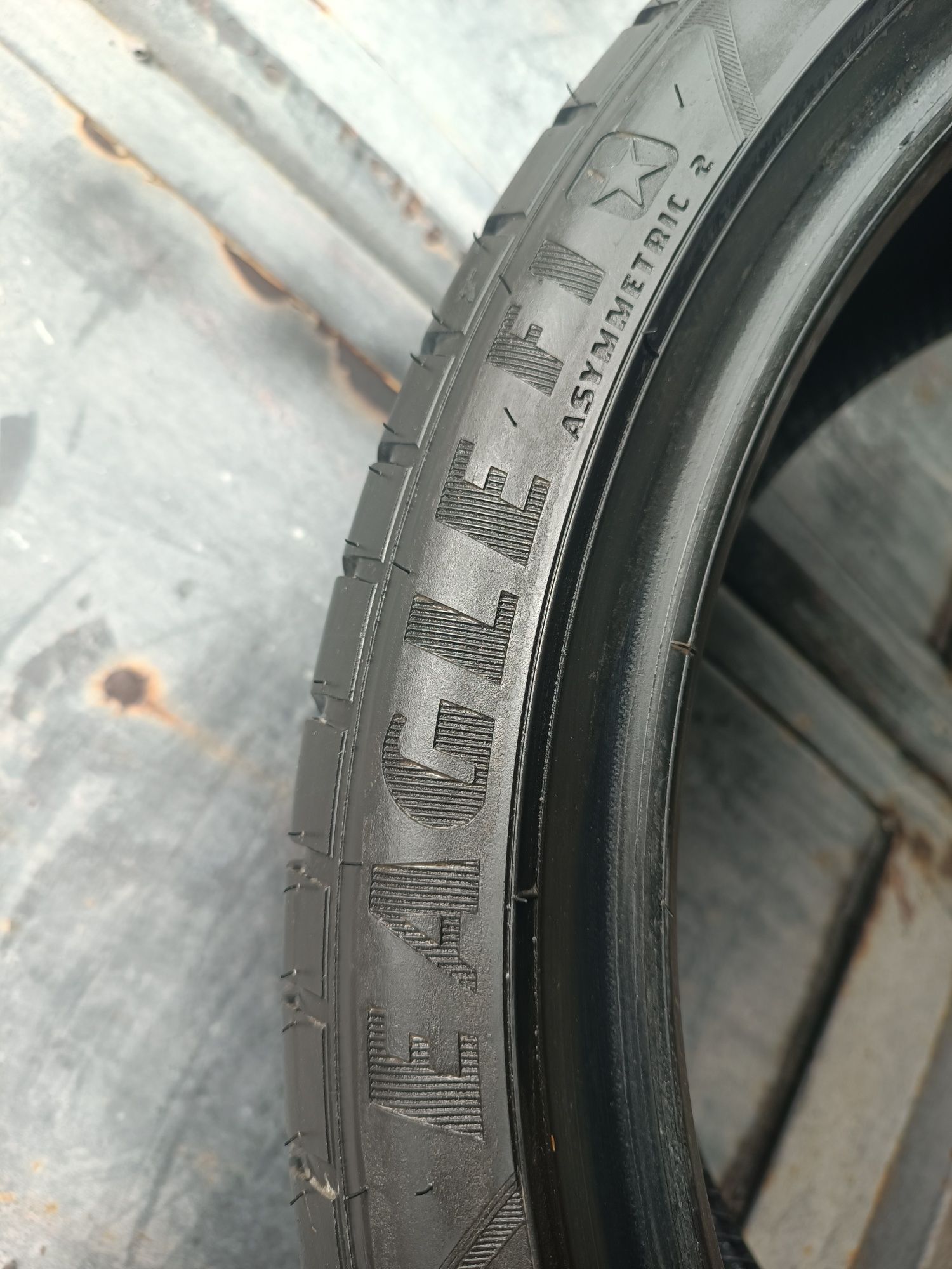 225/40/19 и 255/35/19 Goodyear