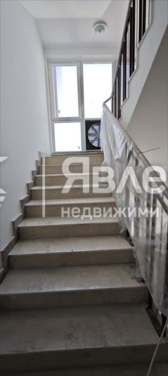 ЯВЛЕНА ЛАГЕРА продава 2-стаен апартамент в нова сграда в кв. Сердика
