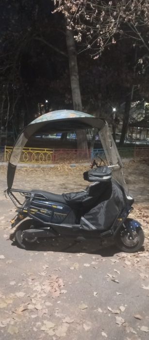 Skuterga zontik va oyoq yopgich kamplekt