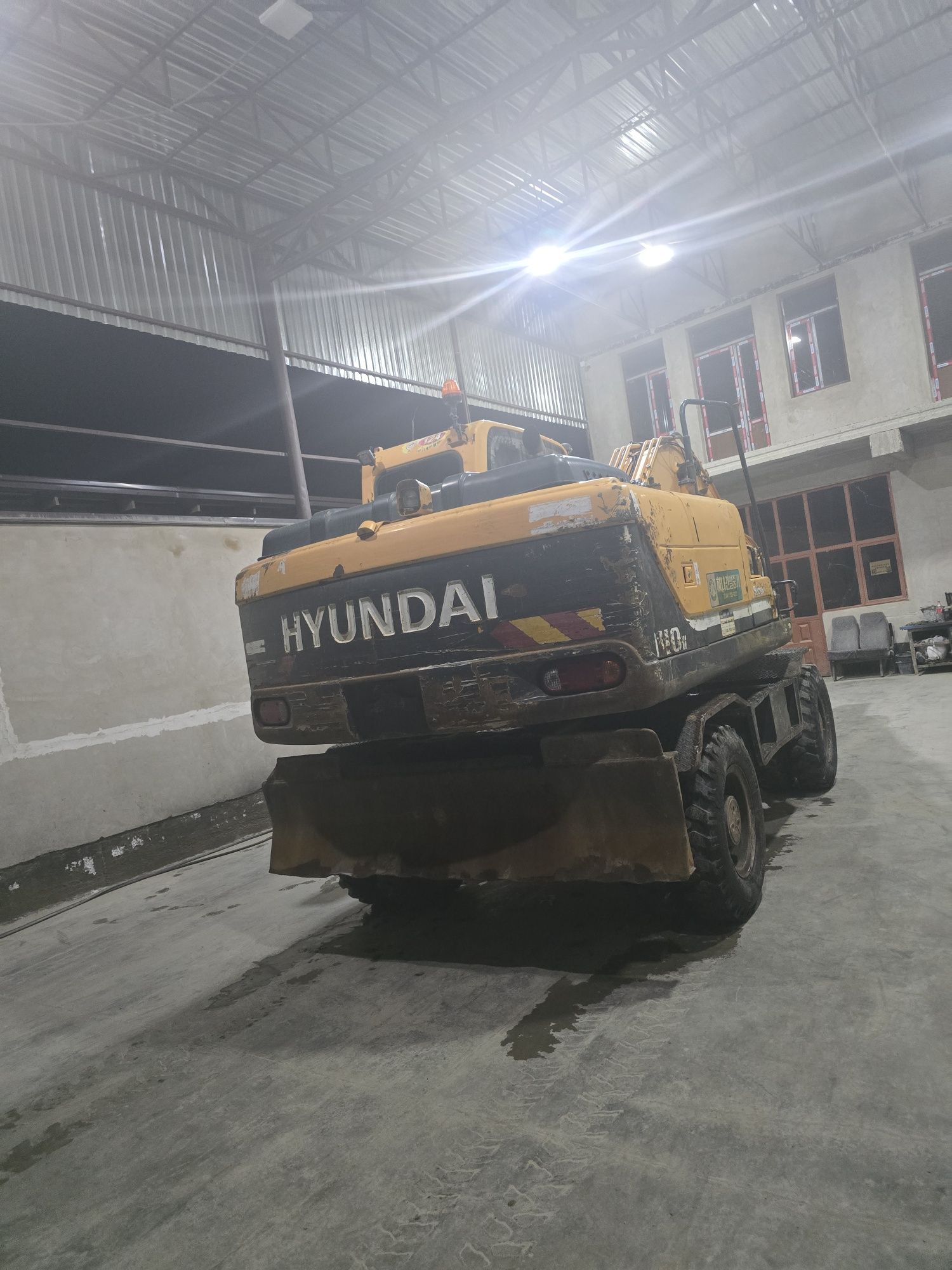 Ekskavator Hyundai w140