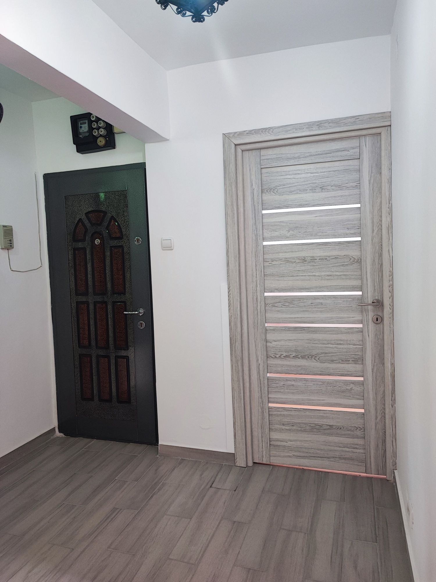 Proprietar închiriez apartament 2 cam