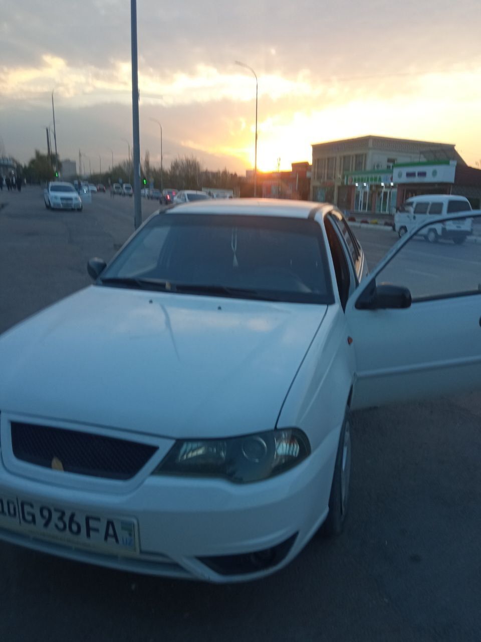 Нексия сотилади.