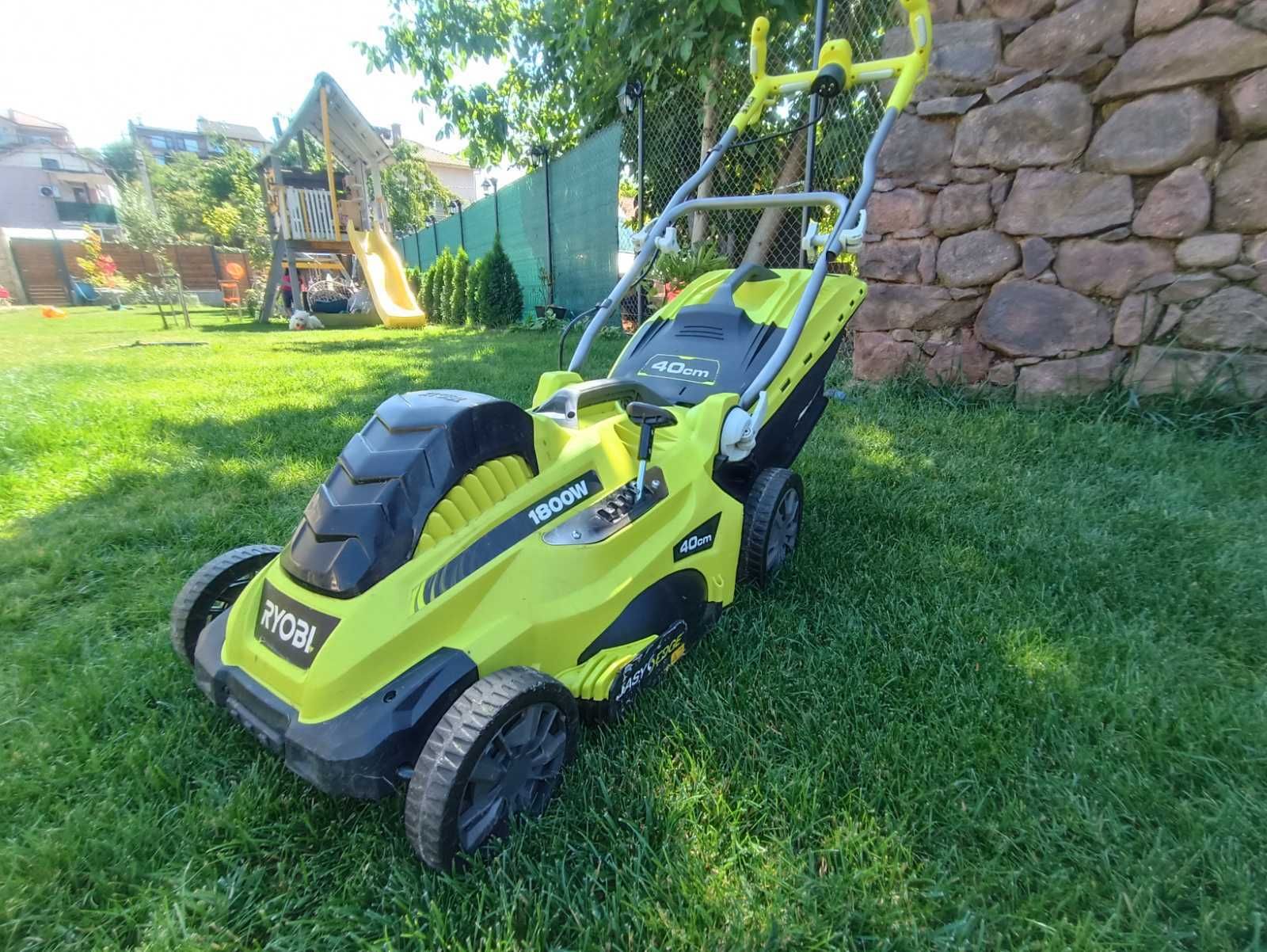 1800W Ryobi RLM18E40H – мощност, мулчиране и стил  - Косачка