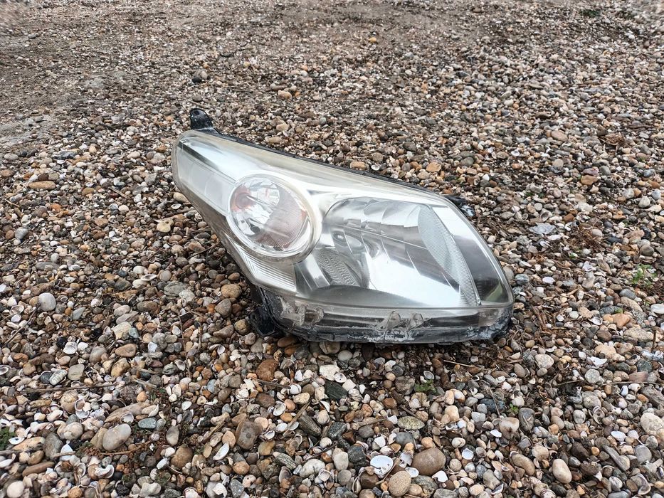 десен фар за тойота урбан крузер 09 - 14 TOYOTA URBAN CRUISER