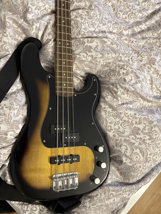 Vand Bass Squier nefolosit