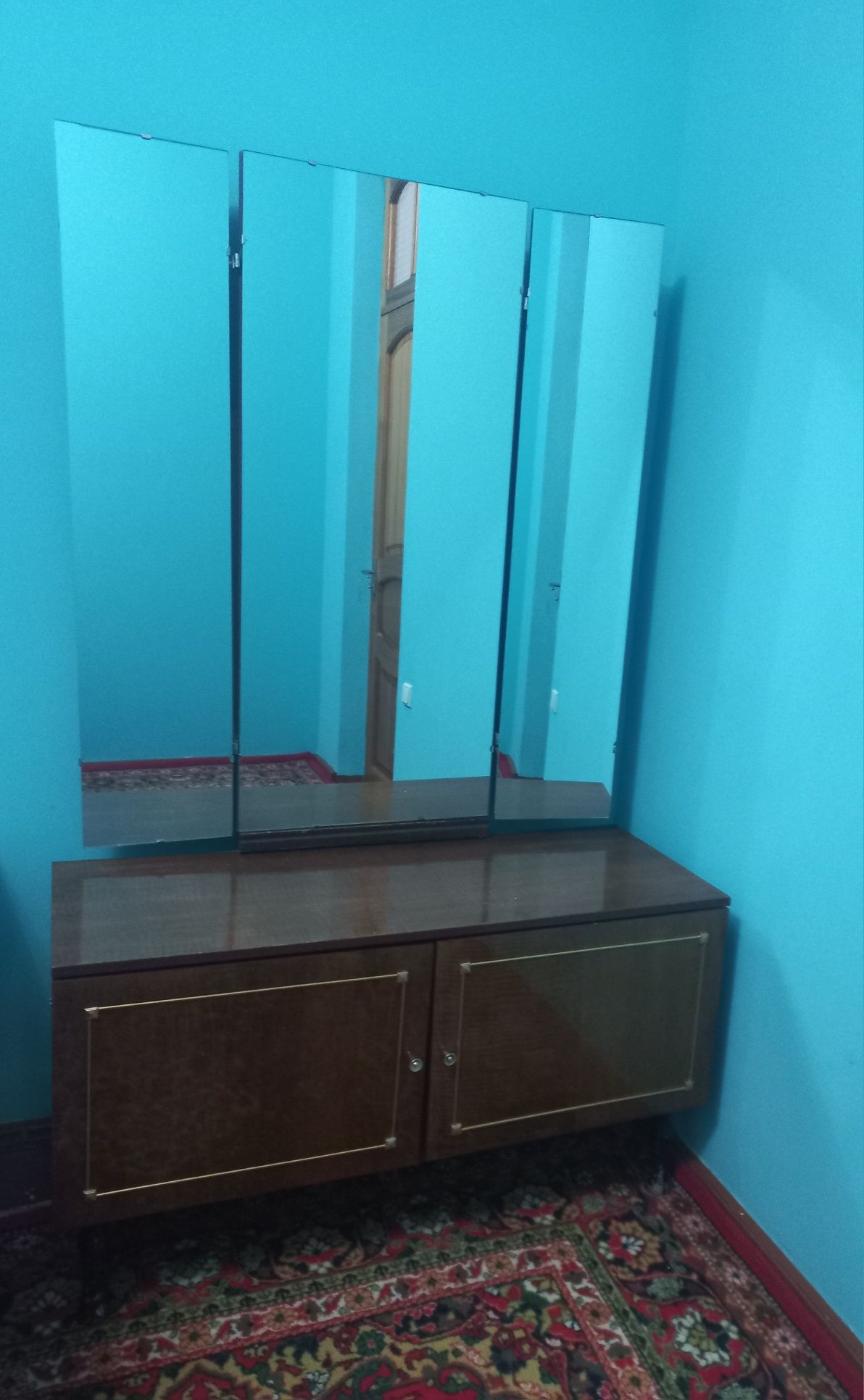 Продаётса тримо и шкаф