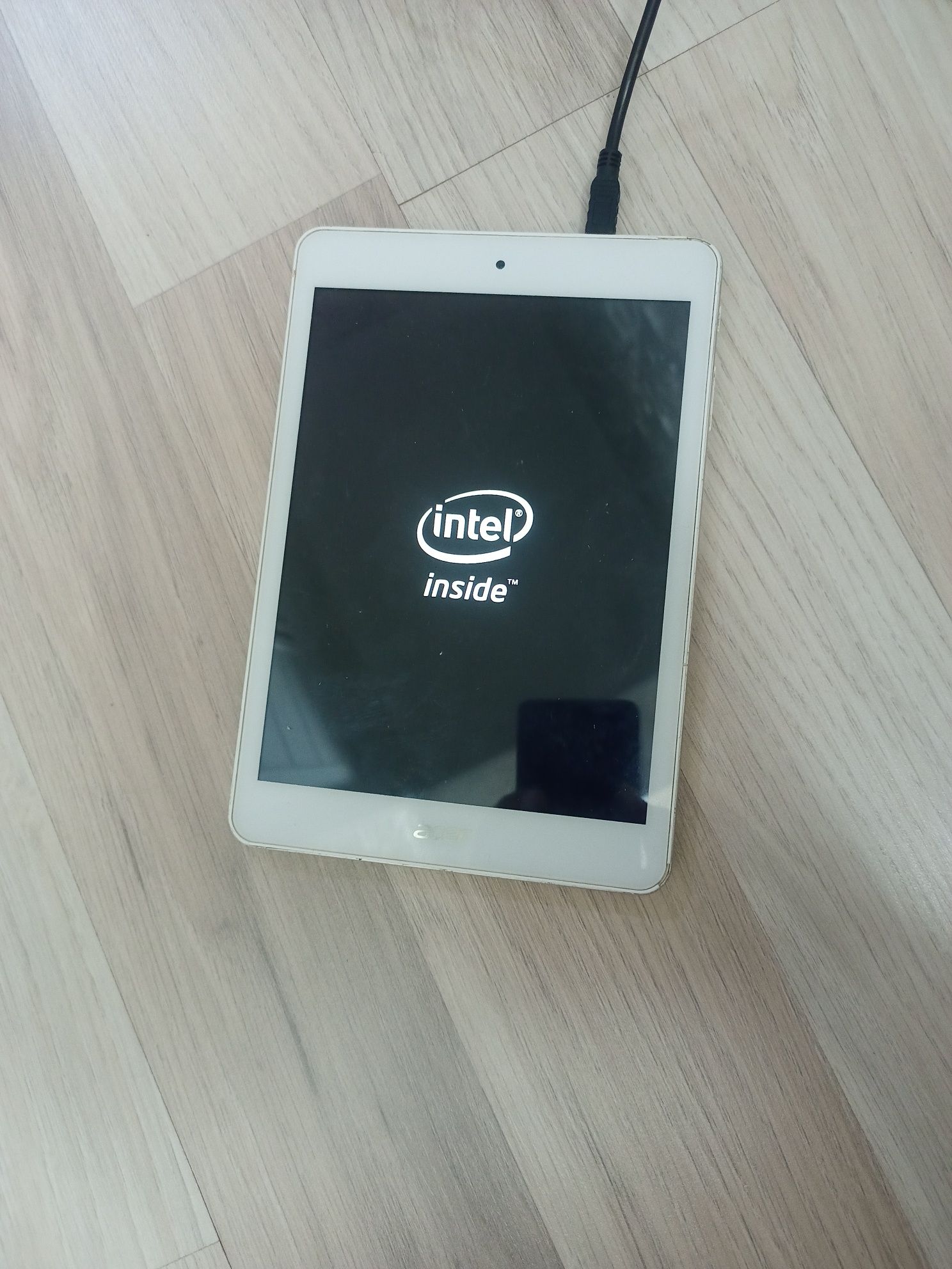 Планшет Acer iconia a1-830