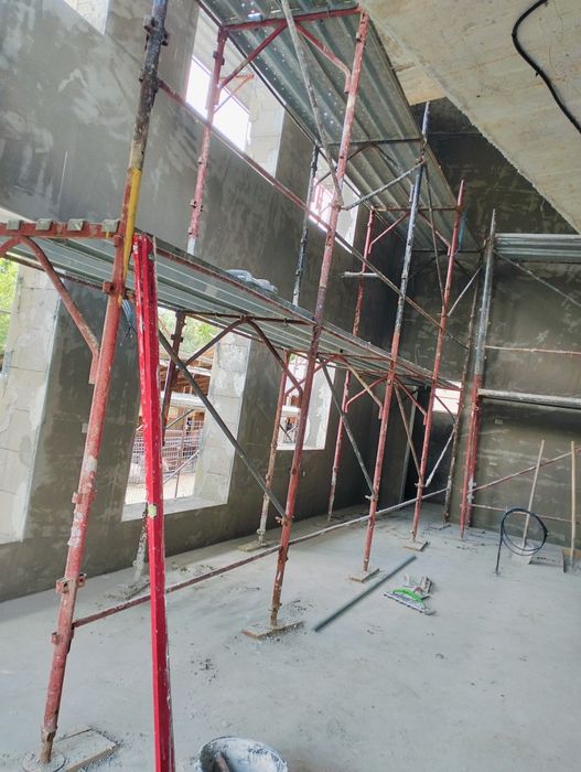 Executam Tencuiala Mecanizata pe baza de var ciment sau ipsos.