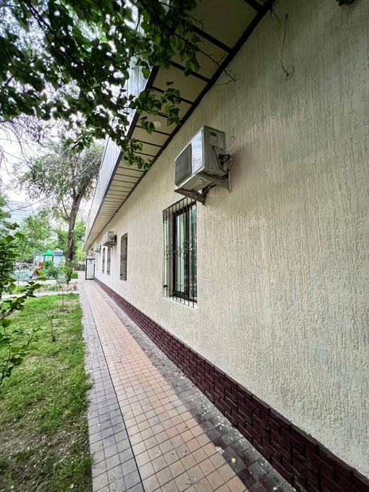 Продаю готовый офисная помещения под клиника в центре метро Айбек !