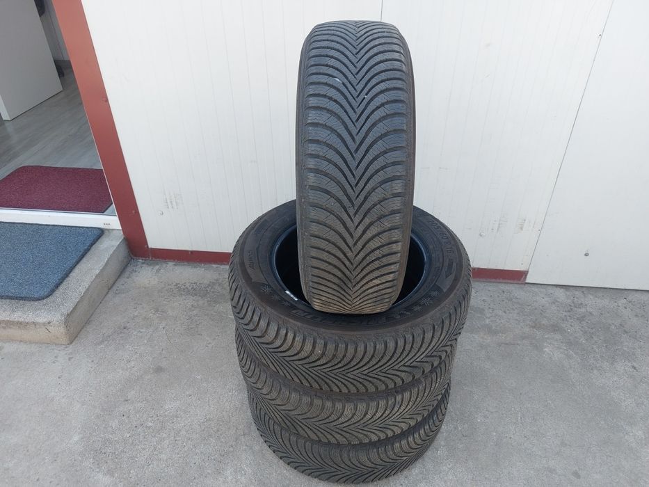 125 lei bucata! Set anvelope M+S/IARNA 205 60 16 Michelin