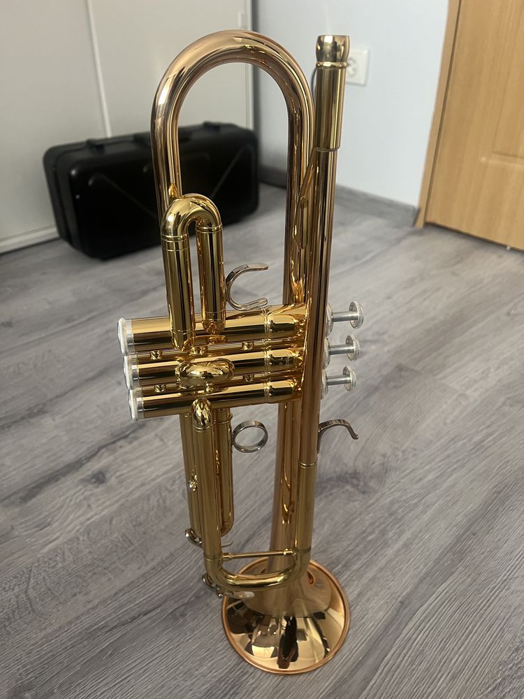 Trompeta Yamaha 4335G