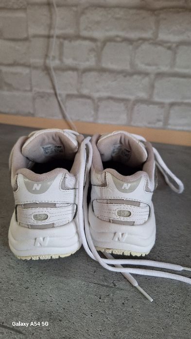 New Balance маратонки