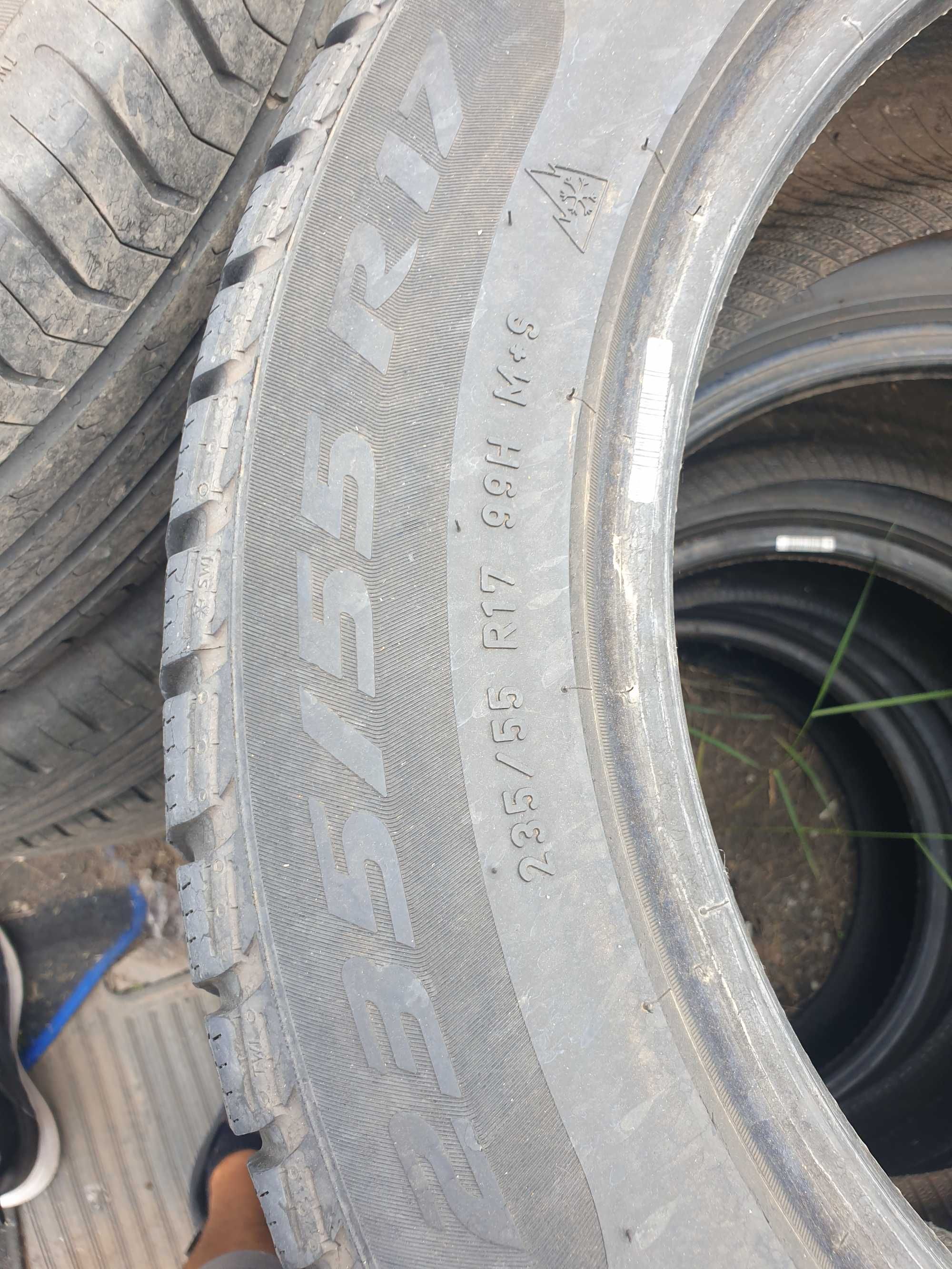 235/55/17 Pirelli dot 39/19 2 броя налични