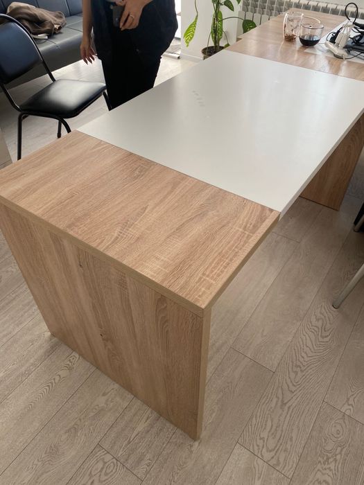 Продаю офисный стол с одной тумбочкой