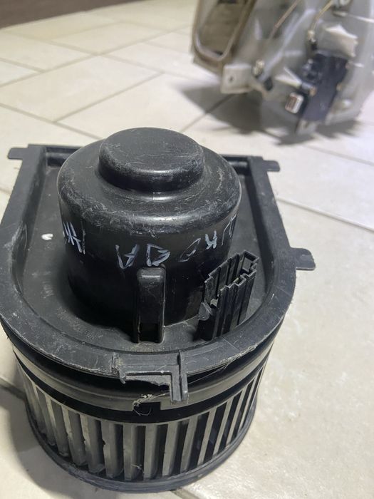 Моторчик печки Skoda Octavia