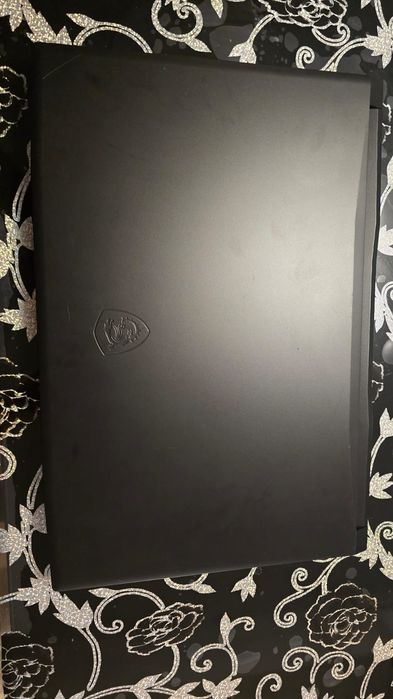 Vând 3 laptop-uri unu find de Gaming și cele 2 normale