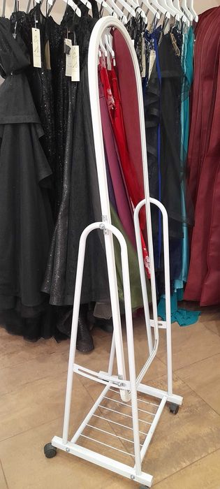 Огледало на стойка