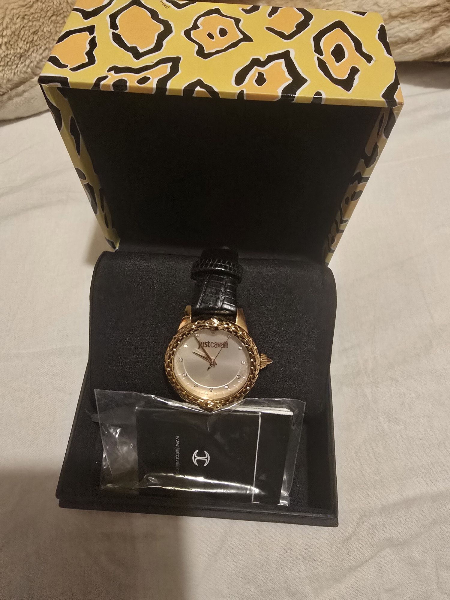 Нов дамски часовник Just cavalli