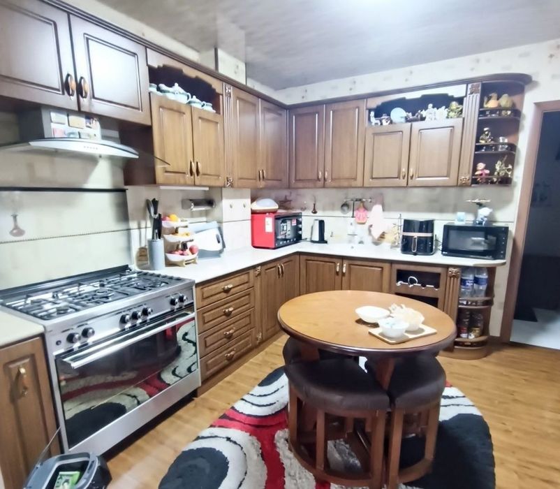 Срочно Продаётся Башлыке 2/1/5  с мебелью техникой ремонт хороший !