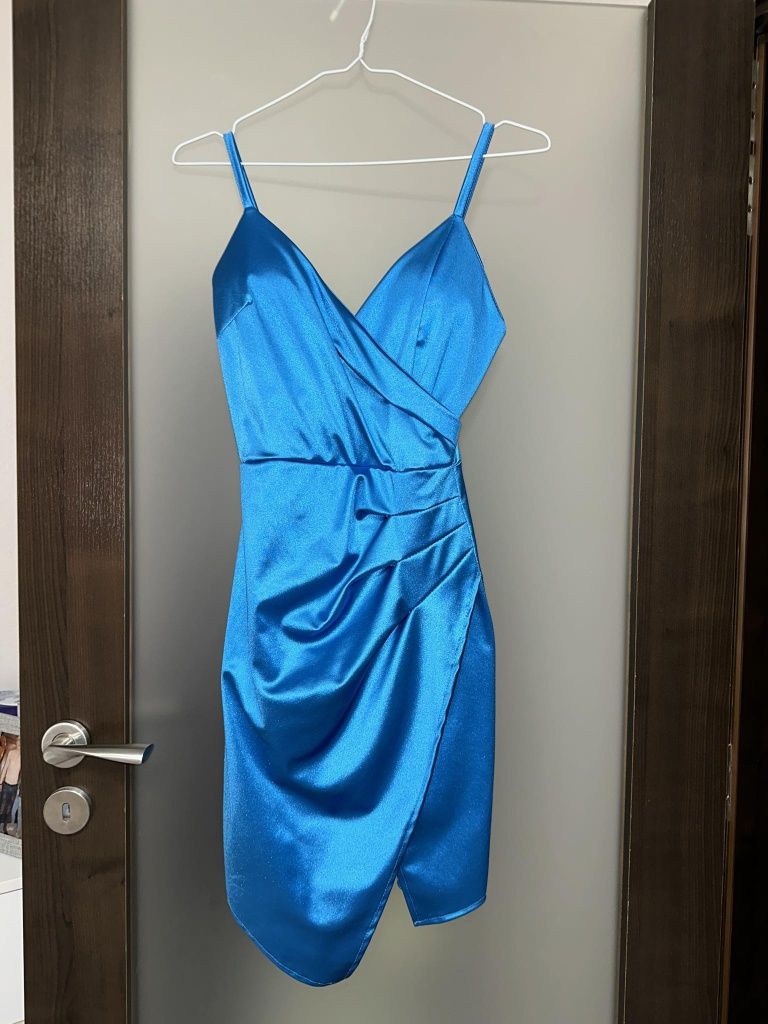 Продавам Карибско синя къса рокля!