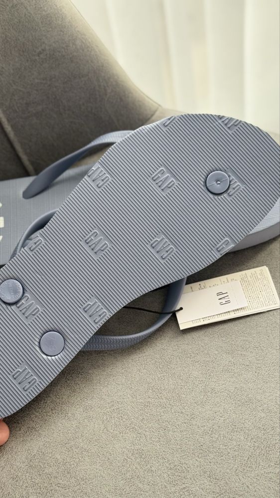 Сланцы от бренда GAP