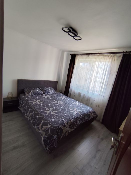 Închiriez apartament zona Nord